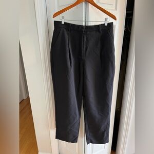 14/32 A&F Black Pleated Trousers